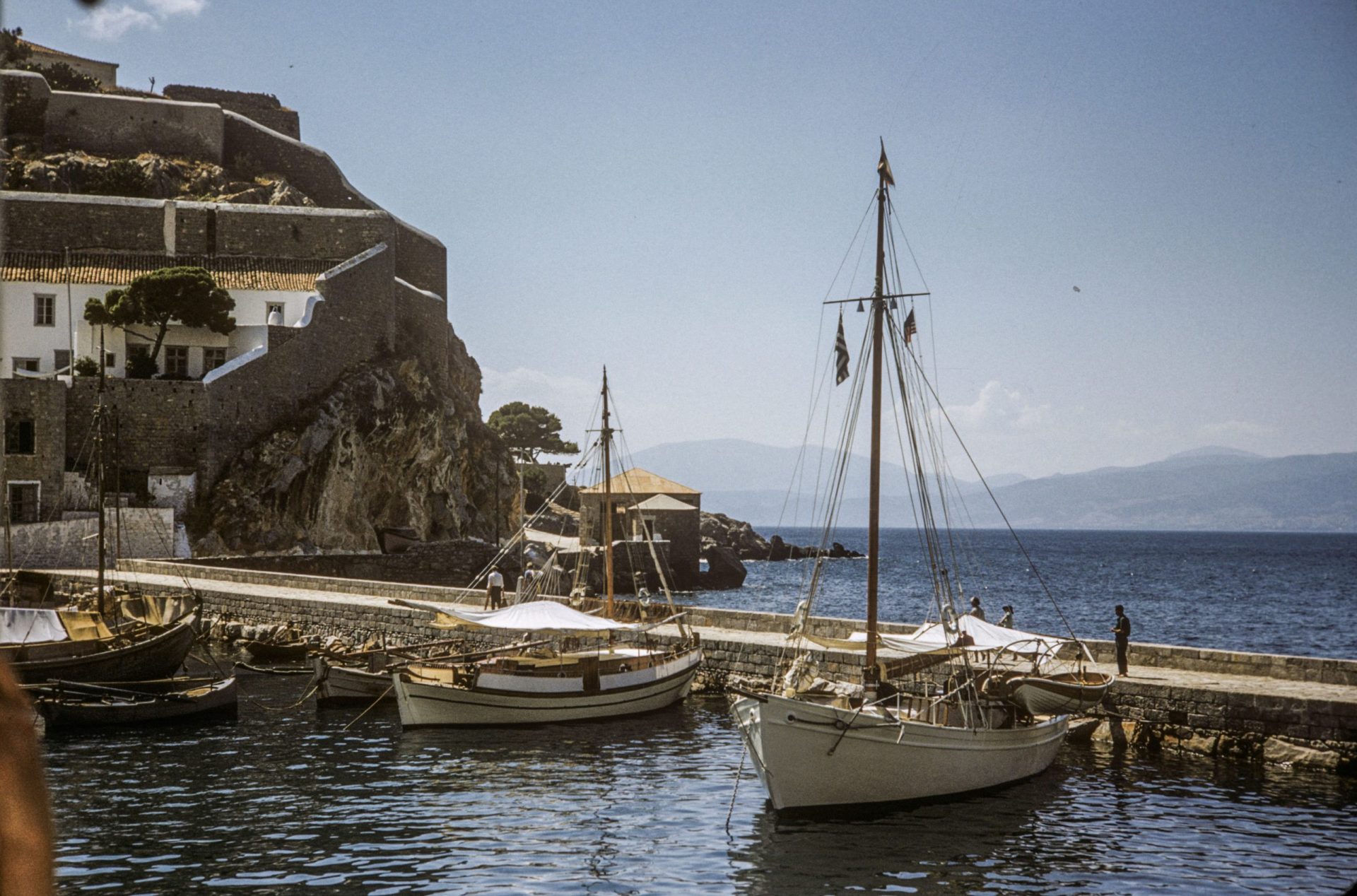 Hydra artistic community